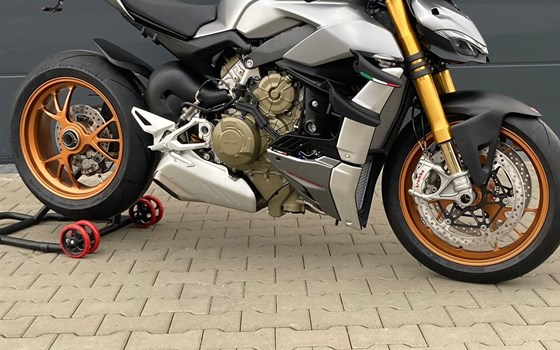 Umgebautes Motorrad Ducati Streetfighter V4 von Zweiradparadies Denk GmbH & Co. KG - Bild 7