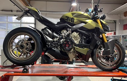 Ducati Streetfighter V4 S Custom Bike Ducati Streetfighter V4 S Custom Bike