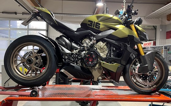Umgebautes Motorrad Ducati Streetfighter V4 S von Zweiradparadies Denk GmbH & Co. KG - Bild 1 Umgebautes Motorrad Ducati Streetfighter V4 S von Zweiradparadies Denk GmbH & Co. KG - Bild 1