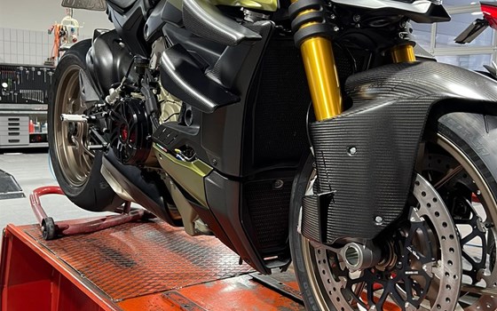Umgebautes Motorrad Ducati Streetfighter V4 S von Zweiradparadies Denk GmbH & Co. KG - Bild 3 Umgebautes Motorrad Ducati Streetfighter V4 S von Zweiradparadies Denk GmbH & Co. KG - Bild 3