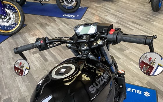 Umgebautes Motorrad Suzuki SV650 von Hertrampf Racing Emsbüren - Bild 5 Umgebautes Motorrad Suzuki SV650 von Hertrampf Racing Emsbüren - Bild 5