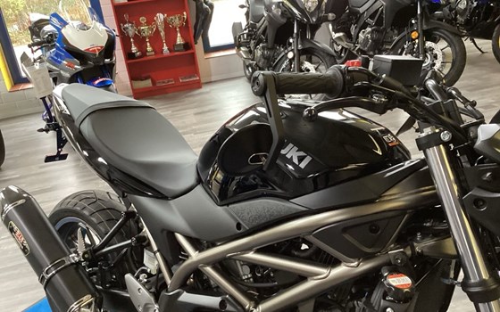 Umgebautes Motorrad Suzuki SV650 von Hertrampf Racing Emsbüren - Bild 6 Umgebautes Motorrad Suzuki SV650 von Hertrampf Racing Emsbüren - Bild 6