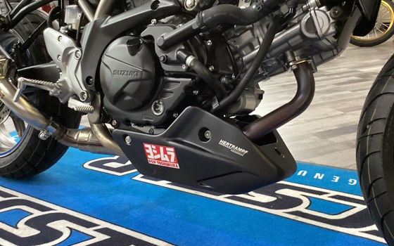 Umgebautes Motorrad Suzuki SV650 von Hertrampf Racing Emsbüren - Bild 9 Umgebautes Motorrad Suzuki SV650 von Hertrampf Racing Emsbüren - Bild 9