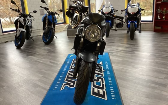 Umgebautes Motorrad Suzuki SV650 von Hertrampf Racing Emsbüren - Bild 2 Umgebautes Motorrad Suzuki SV650 von Hertrampf Racing Emsbüren - Bild 2