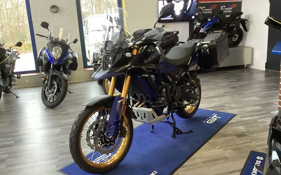 Umgebautes Motorrad Suzuki V-Strom 800DE von Hertrampf Racing Emsbüren - Bild 2 Umgebautes Motorrad Suzuki V-Strom 800DE von Hertrampf Racing Emsbüren - Bild 2