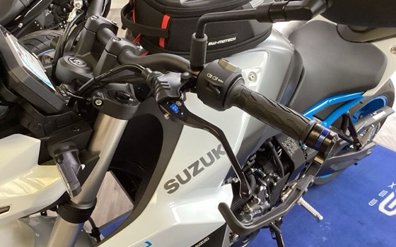 Umgebautes Motorrad Suzuki GSX-8S von Hertrampf Racing Emsbüren - Bild 10 Umgebautes Motorrad Suzuki GSX-8S von Hertrampf Racing Emsbüren - Bild 10