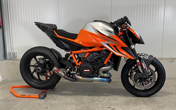 Umgebautes Motorrad KTM 1290 Super Duke R von PEPA-BIKES e.K. Inh. Martin Petzold - Bild 2 Umgebautes Motorrad KTM 1290 Super Duke R von PEPA-BIKES e.K. Inh. Martin Petzold - Bild 2