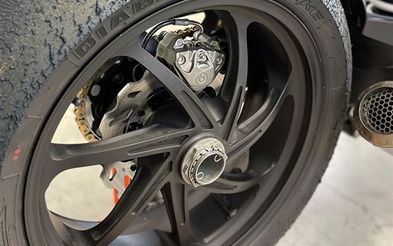 Umgebautes Motorrad KTM 1290 Super Duke R von PEPA-BIKES e.K. Inh. Martin Petzold - Bild 17 Umgebautes Motorrad KTM 1290 Super Duke R von PEPA-BIKES e.K. Inh. Martin Petzold - Bild 17