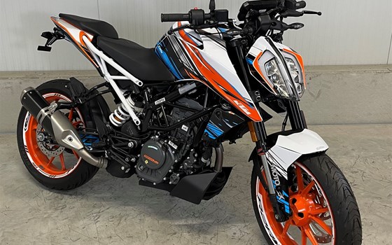 Umgebautes Motorrad KTM 125 Duke von PEPA-BIKES e.K. Inh. Martin Petzold - Bild 2 Umgebautes Motorrad KTM 125 Duke von PEPA-BIKES e.K. Inh. Martin Petzold - Bild 2