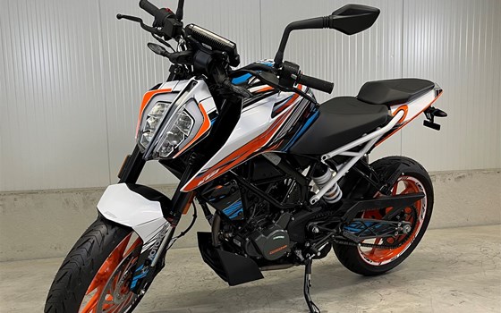 Umgebautes Motorrad KTM 125 Duke von PEPA-BIKES e.K. Inh. Martin Petzold - Bild 4 Umgebautes Motorrad KTM 125 Duke von PEPA-BIKES e.K. Inh. Martin Petzold - Bild 4