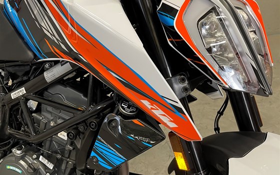 Umgebautes Motorrad KTM 125 Duke von PEPA-BIKES e.K. Inh. Martin Petzold - Bild 6 Umgebautes Motorrad KTM 125 Duke von PEPA-BIKES e.K. Inh. Martin Petzold - Bild 6