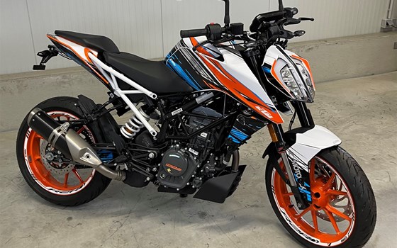 Umgebautes Motorrad KTM 125 Duke von PEPA-BIKES e.K. Inh. Martin Petzold - Bild 5 Umgebautes Motorrad KTM 125 Duke von PEPA-BIKES e.K. Inh. Martin Petzold - Bild 5