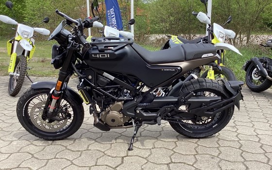 Umgebautes Motorrad Husqvarna Svartpilen 401 von Hertrampf Racing Emsbüren - Bild 3 Umgebautes Motorrad Husqvarna Svartpilen 401 von Hertrampf Racing Emsbüren - Bild 3