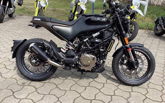 Umgebautes Motorrad Husqvarna Svartpilen 401 von Hertrampf Racing Emsbüren - Bild 1 Umgebautes Motorrad Husqvarna Svartpilen 401 von Hertrampf Racing Emsbüren - Bild 1