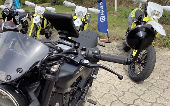 Umgebautes Motorrad Husqvarna Svartpilen 401 von Hertrampf Racing Emsbüren - Bild 7 Umgebautes Motorrad Husqvarna Svartpilen 401 von Hertrampf Racing Emsbüren - Bild 7