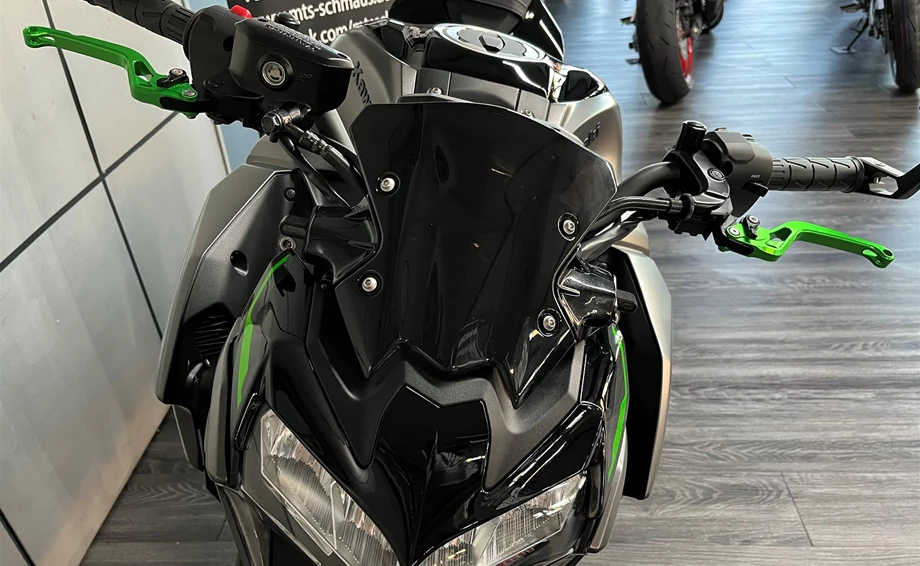 Umbgebautes Motorrad Kawasaki Z900 Bild 8: Umbgebautes Motorrad Kawasaki Z900