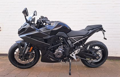 Suzuki GSX-8R Custom Bike Suzuki GSX-8R Custom Bike