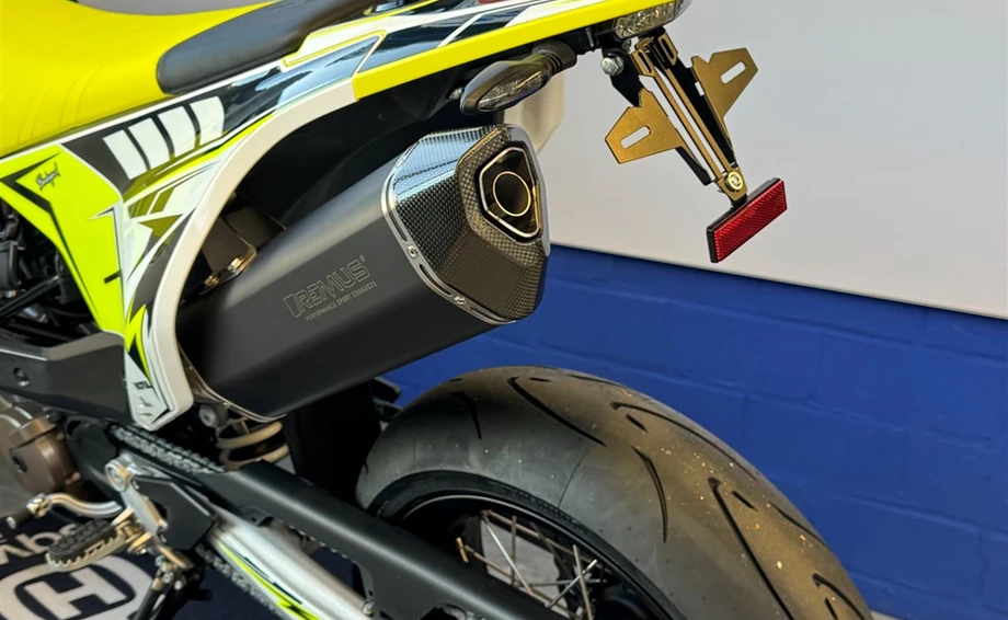 Umbgebautes Motorrad Husqvarna 701 Supermoto Bild 5: Umbgebautes Motorrad Husqvarna 701 Supermoto