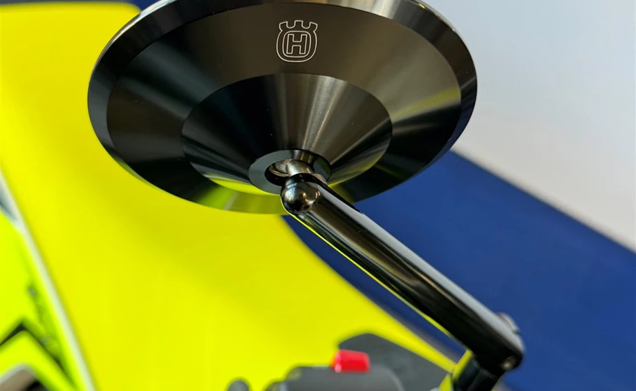 Umbgebautes Motorrad Husqvarna 701 Supermoto Bild 8: Umbgebautes Motorrad Husqvarna 701 Supermoto