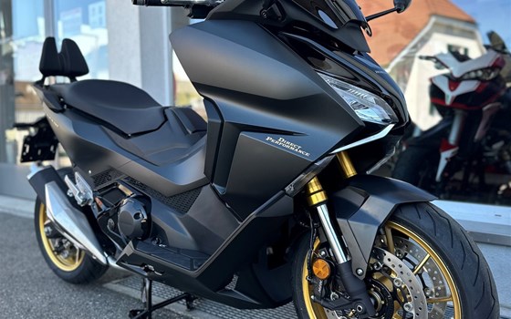 Umgebautes Motorrad Honda Forza 750 von Direct Performance - Bild 2 Umgebautes Motorrad Honda Forza 750 von Direct Performance - Bild 2