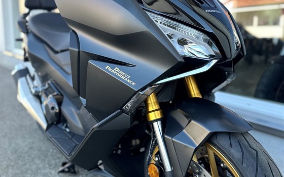 Umgebautes Motorrad Honda Forza 750 von Direct Performance - Bild 5 Umgebautes Motorrad Honda Forza 750 von Direct Performance - Bild 5