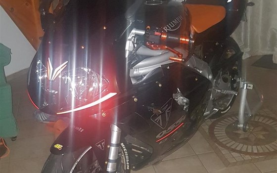 Umgebautes Motorrad Triumph Daytona 955i von user1283234 - Bild 5 Umgebautes Motorrad Triumph Daytona 955i von user1283234 - Bild 5