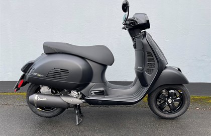 Vespa GTS 300 Super Tech Custom Bike Vespa GTS 300 Super Tech Custom Bike