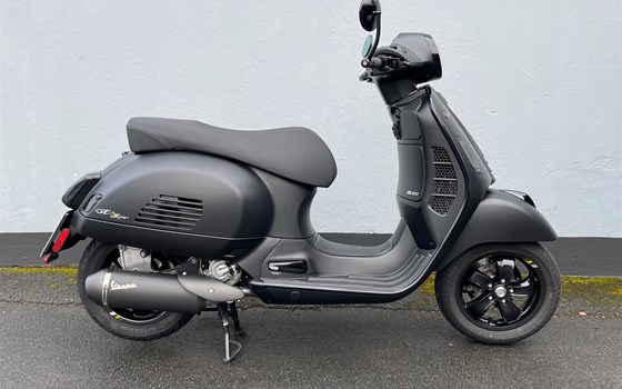 Umgebautes Motorrad Vespa GTS 300 Super Tech von Motorrad Reinhardt GmbH - Bild 1 Umgebautes Motorrad Vespa GTS 300 Super Tech von Motorrad Reinhardt GmbH - Bild 1