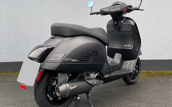 Umgebautes Motorrad Vespa GTS 300 Super Tech von Motorrad Reinhardt GmbH - Bild 9 Umgebautes Motorrad Vespa GTS 300 Super Tech von Motorrad Reinhardt GmbH - Bild 9