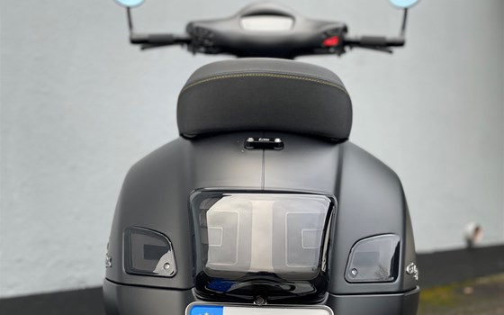 Umgebautes Motorrad Vespa GTS 300 Super Tech von Motorrad Reinhardt GmbH - Bild 12 Umgebautes Motorrad Vespa GTS 300 Super Tech von Motorrad Reinhardt GmbH - Bild 12
