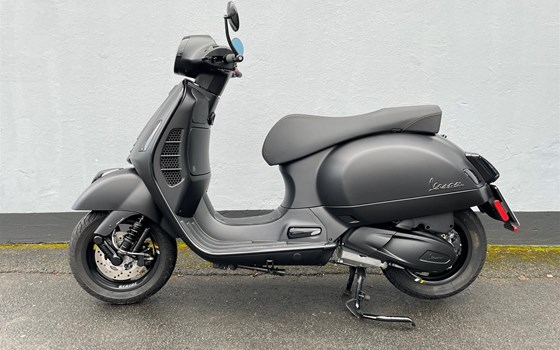 Umgebautes Motorrad Vespa GTS 300 Super Tech von Motorrad Reinhardt GmbH - Bild 4 Umgebautes Motorrad Vespa GTS 300 Super Tech von Motorrad Reinhardt GmbH - Bild 4