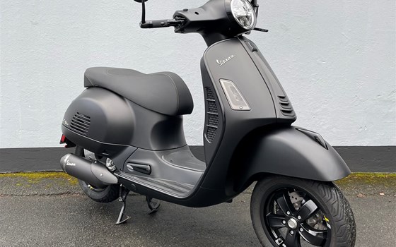 Umgebautes Motorrad Vespa GTS 300 Super Tech von Motorrad Reinhardt GmbH - Bild 2 Umgebautes Motorrad Vespa GTS 300 Super Tech von Motorrad Reinhardt GmbH - Bild 2