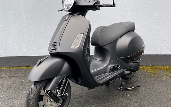 Umgebautes Motorrad Vespa GTS 300 Super Tech von Motorrad Reinhardt GmbH - Bild 7 Umgebautes Motorrad Vespa GTS 300 Super Tech von Motorrad Reinhardt GmbH - Bild 7