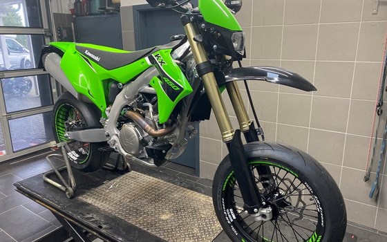 Umgebautes Motorrad Kawasaki KX 450 von Bikers-Euroshop - Bild 1 Umgebautes Motorrad Kawasaki KX 450 von Bikers-Euroshop - Bild 1