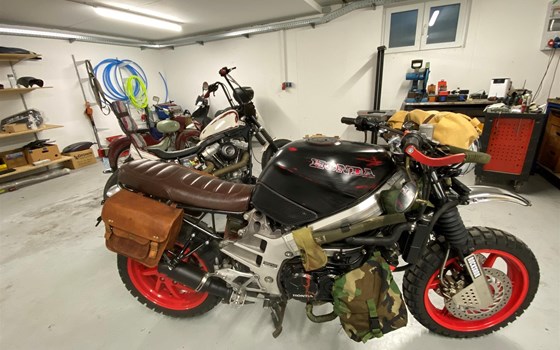 Umgebautes Motorrad Honda VFR 750 von user1283855 - Bild 14 Umgebautes Motorrad Honda VFR 750 von user1283855 - Bild 14