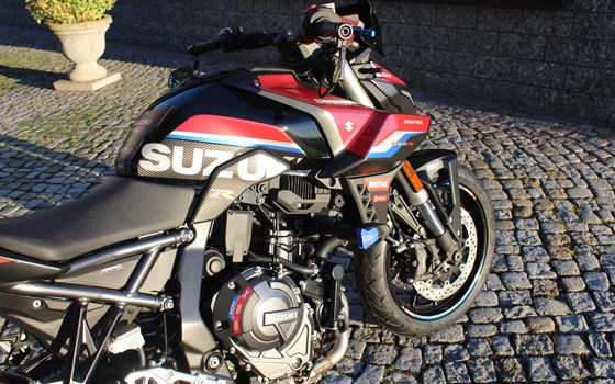 Umgebautes Motorrad Suzuki GSX-8S Evo von Zweirad Nürnberger - Bild 3 Umgebautes Motorrad Suzuki GSX-8S Evo von Zweirad Nürnberger - Bild 3