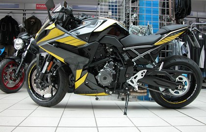 Suzuki GSX-8R Custom Bike Suzuki GSX-8R Custom Bike