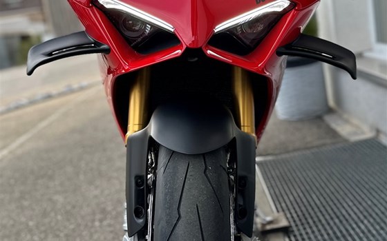 Umgebautes Motorrad Ducati Panigale V4 S von Direct Performance - Bild 3 Umgebautes Motorrad Ducati Panigale V4 S von Direct Performance - Bild 3