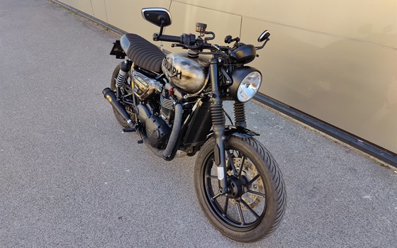 Umgebautes Motorrad Triumph Speed Twin 900 von IL MOTO  Motorradhandel und Reparaturwerkstätte GesmbH - Bild 4 Umgebautes Motorrad Triumph Speed Twin 900 von IL MOTO  Motorradhandel und Reparaturwerkstätte GesmbH - Bild 4