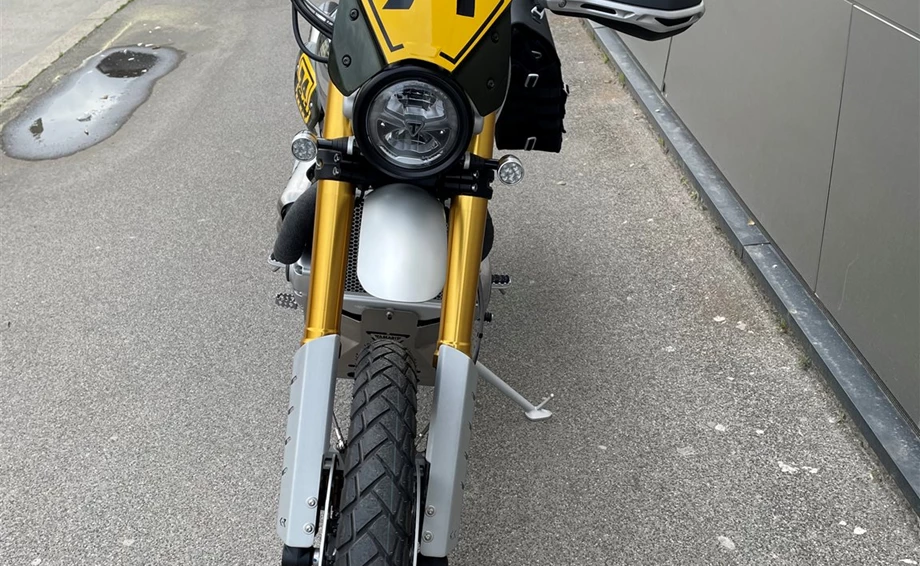 Umbgebautes Motorrad Triumph SCRAMBLER 1200 XE CHROME EDITION Bild 4: Umbgebautes Motorrad Triumph SCRAMBLER 1200 XE CHROME EDITION