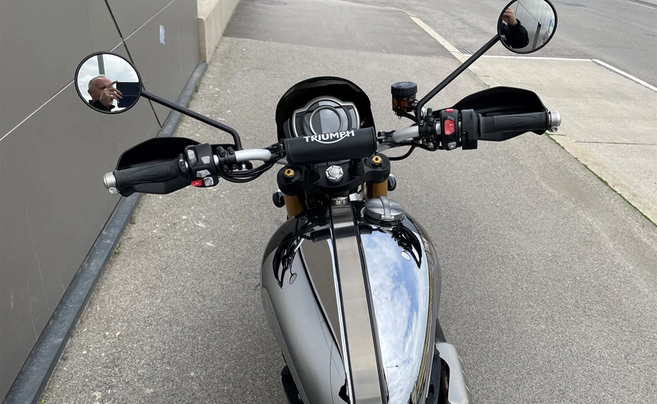 Umbgebautes Motorrad Triumph SCRAMBLER 1200 XE CHROME EDITION Bild 6: Umbgebautes Motorrad Triumph SCRAMBLER 1200 XE CHROME EDITION