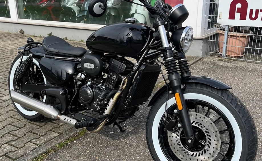 Umbgebautes Motorrad Hanway B15 Bobber 125 Bild 4: Umbgebautes Motorrad Hanway B15 Bobber 125