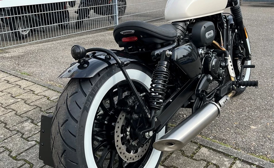 Umbgebautes Motorrad Hanway B15 Bobber 125 Bild 3: Umbgebautes Motorrad Hanway B15 Bobber 125