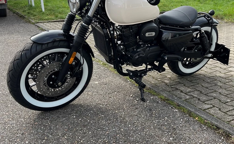 Umbgebautes Motorrad Hanway B15 Bobber 125 Bild 7: Umbgebautes Motorrad Hanway B15 Bobber 125