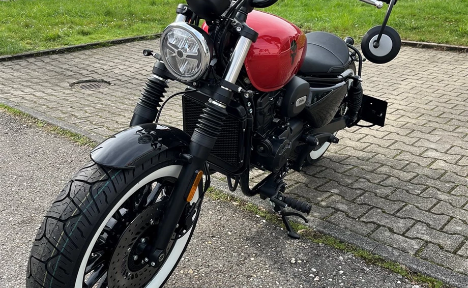 Umbgebautes Motorrad Hanway B15 Bobber 125 Bild 1: Umbgebautes Motorrad Hanway B15 Bobber 125
