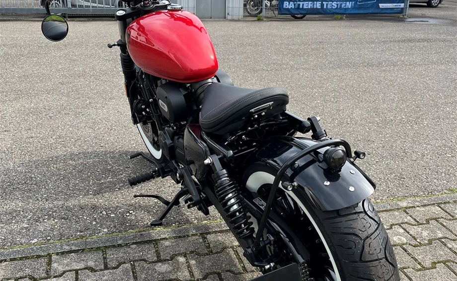 Umbgebautes Motorrad Hanway B15 Bobber 125 Bild 5: Umbgebautes Motorrad Hanway B15 Bobber 125
