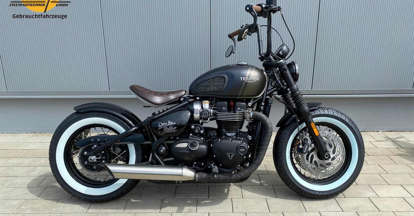 Umbgebautes Motorrad Triumph Bonneville Bobber