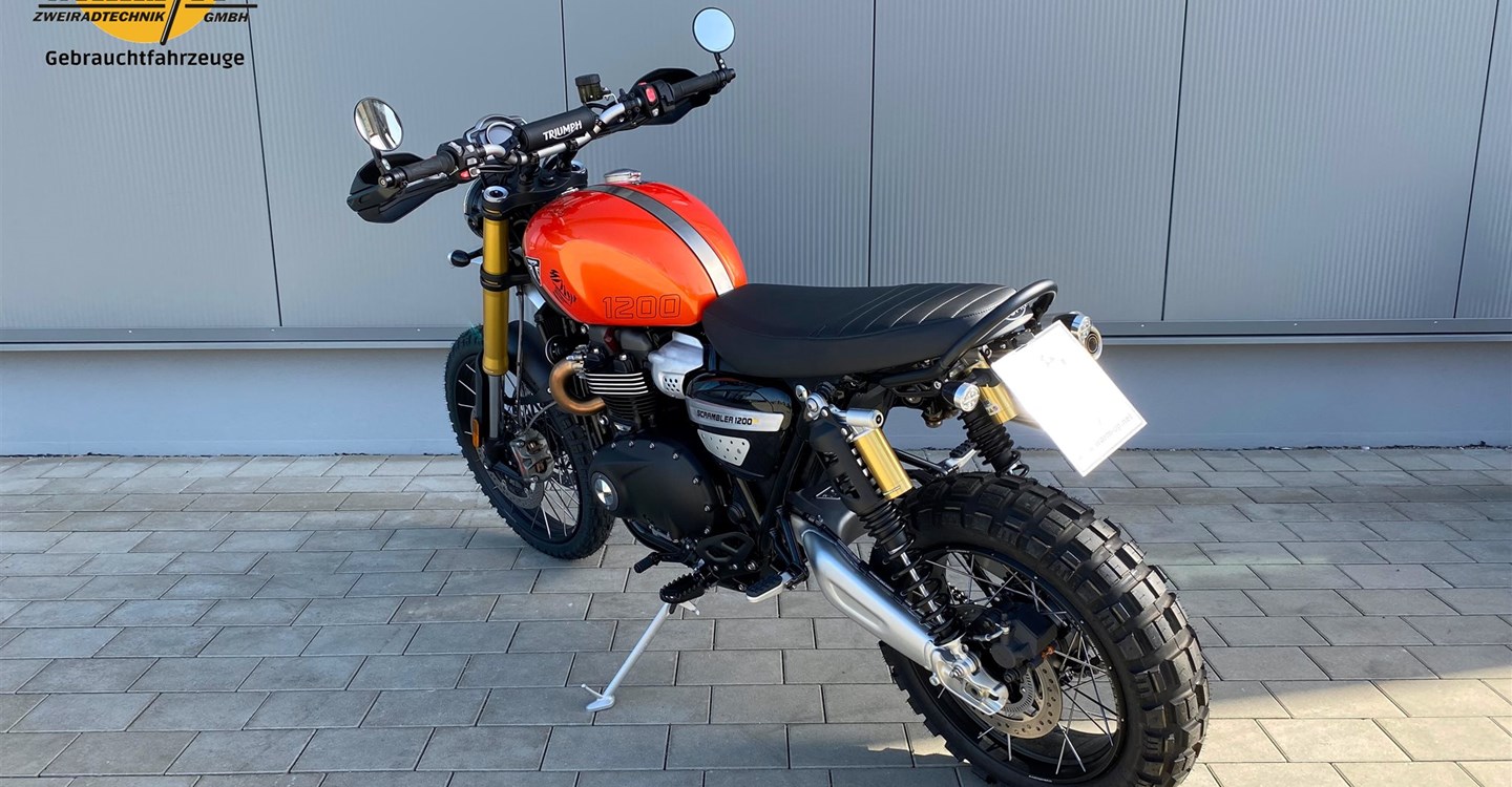 Umbgebautes Motorrad Triumph Scrambler 1200 XE