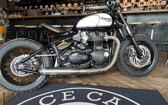 Umgebautes Motorrad Triumph Bonneville Bobber von Erne's Euromotos AG - Bild 1 Umgebautes Motorrad Triumph Bonneville Bobber von Erne's Euromotos AG - Bild 1