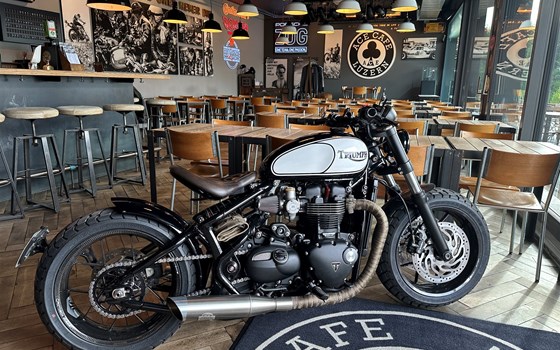 Umgebautes Motorrad Triumph Bonneville Bobber von Erne's Euromotos AG - Bild 12 Umgebautes Motorrad Triumph Bonneville Bobber von Erne's Euromotos AG - Bild 12